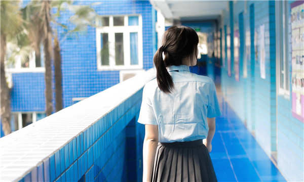翠峦如何找到一个可以帮助我生孩子的女人？