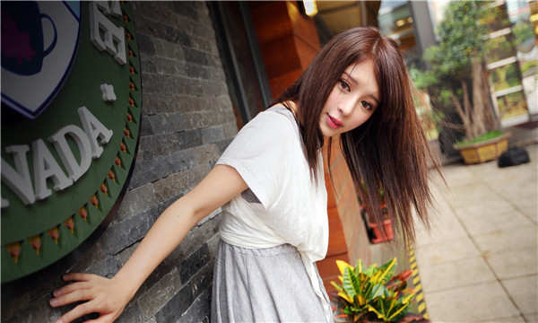 翠峦想找一个女性生孩子给报酬-｛找个女人生孩子多少钱｝